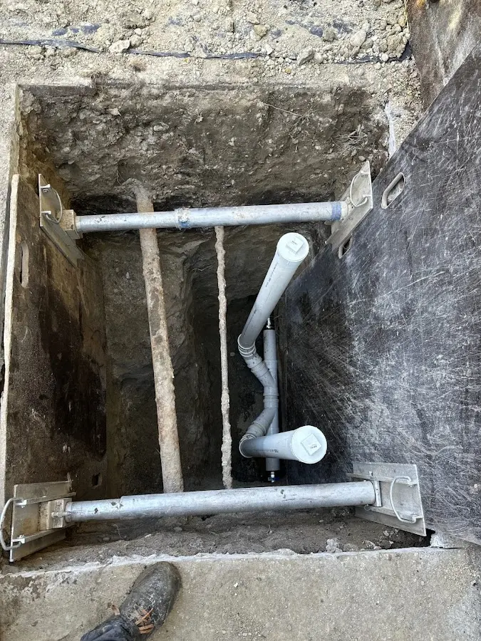 Experienced plumber completing Gas Line Repair work in Woodbury